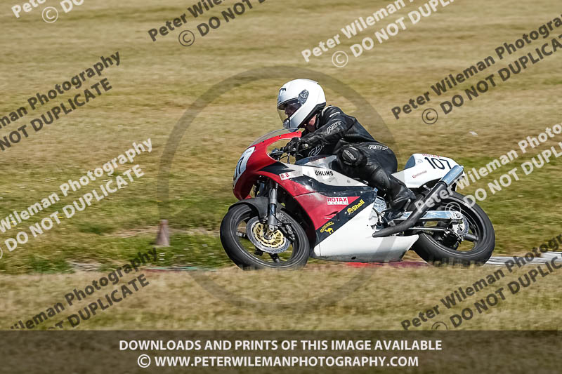 cadwell park;cadwell park photographs;cadwell trackday photographs;enduro digital images;event digital images;eventdigitalimages;peter wileman photography;racing digital images;trackday digital images;trackday photos